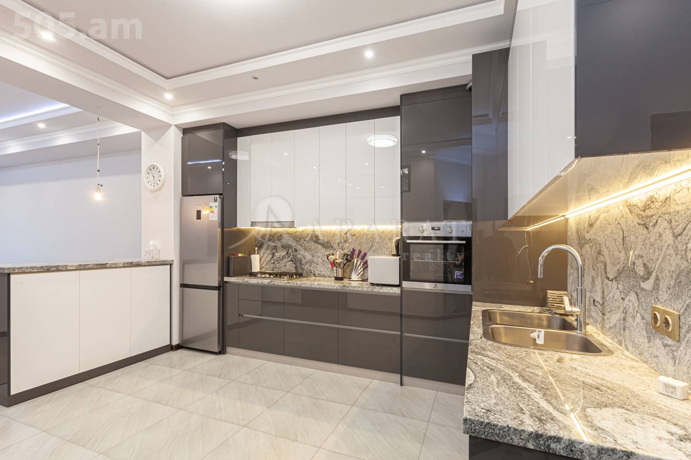 3 bedroom apartment for sale Nalbandyan St, Center Yerevan, 150864