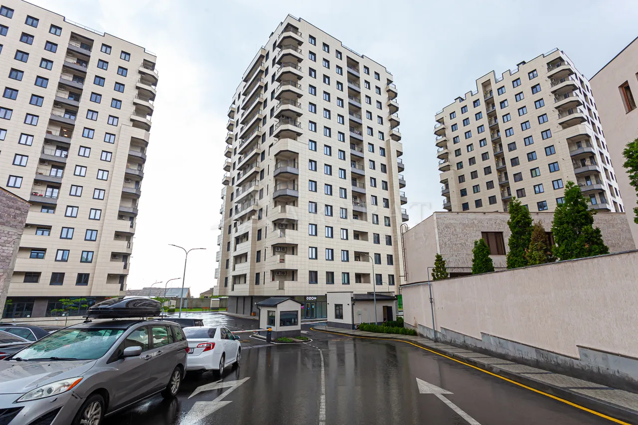 3 bedroom apartment for sale Hasratyan st., Ajapnyak Yerevan, 157405