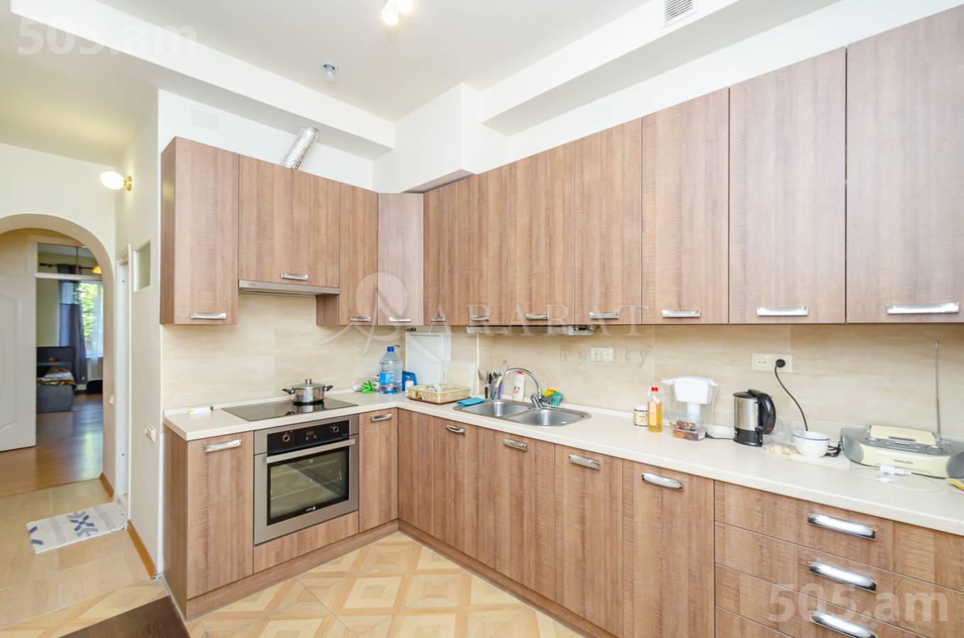 3 bedroom apartment for sale خیابان ماشتوتس, مرکز شهر ایروان, 152175