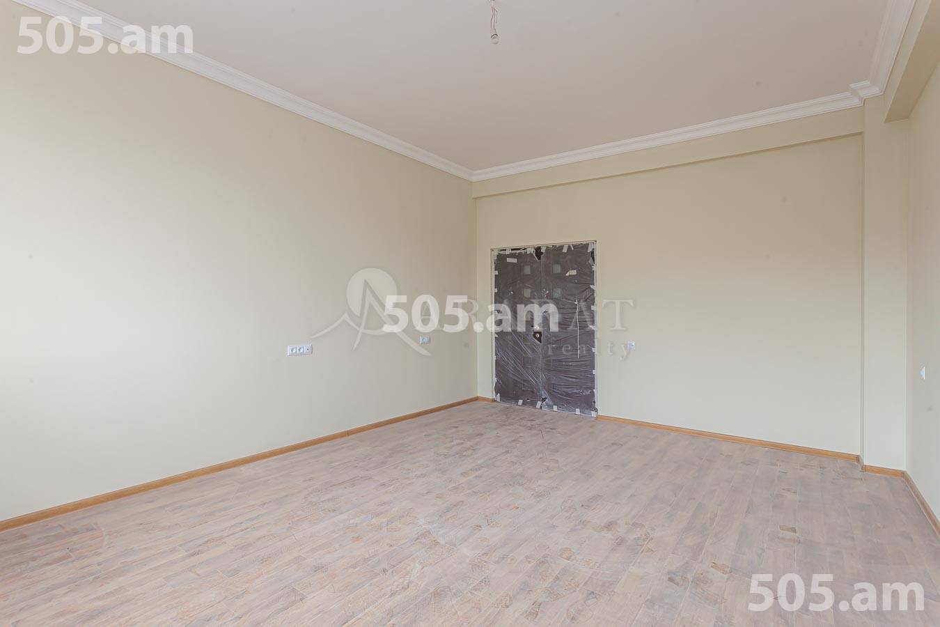 4 սենյականոց բնակարան  Մ․ Մելքոնյան փող, Կենտրոն Երևան, 155078