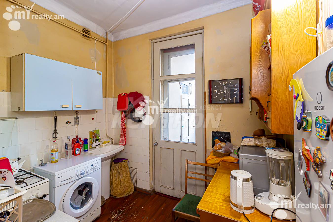 Купить 2 комнатную квартиру Чаренц ул, Центр Ереван, 152503