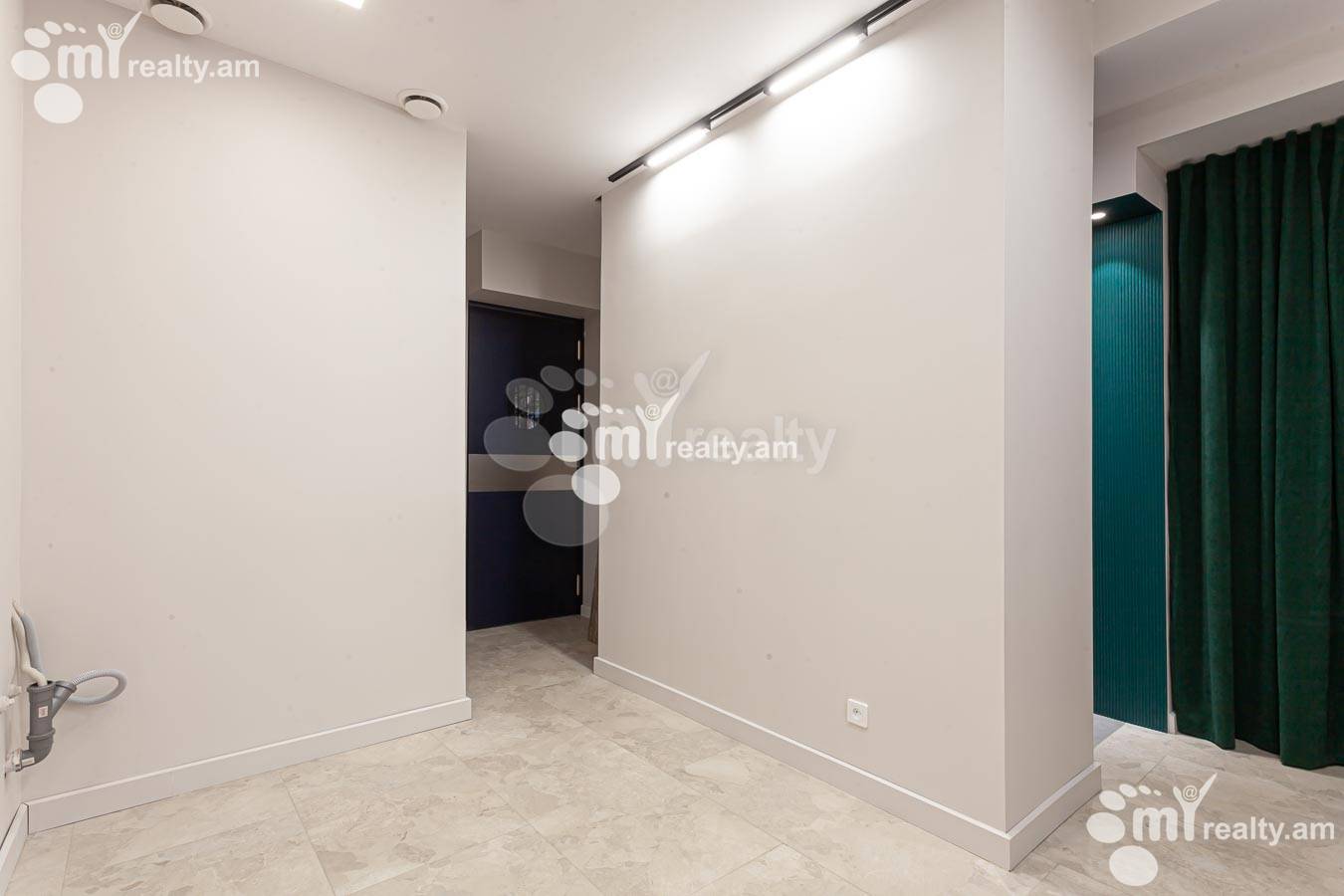 Commercial property for rent Mashtots Ave, Center Yerevan, 155186