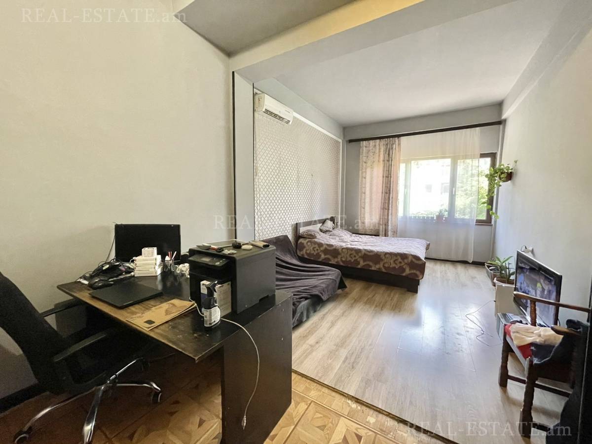 3 bedroom apartment for sale خیابان ماشتوتس, مرکز شهر ایروان, 121152