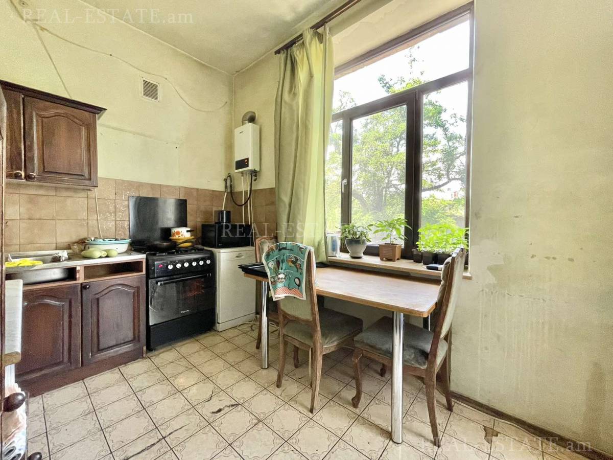 3 bedroom apartment for sale خیابان ماشتوتس, مرکز شهر ایروان, 121152