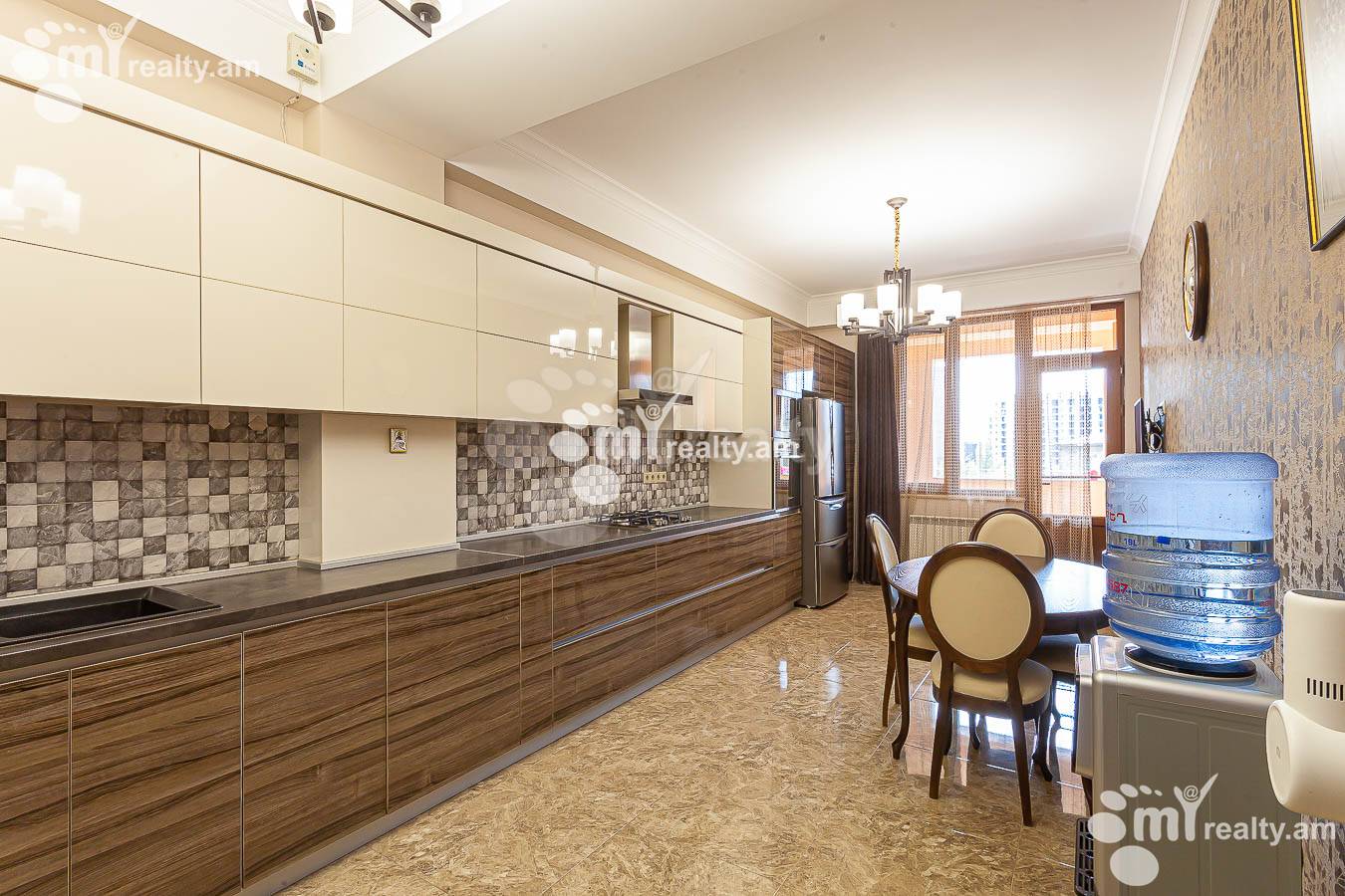 3 bedroom apartment for sale خیابان فوچیک, آچاپنیاک ایروان, 152996