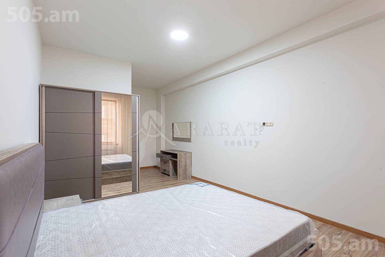 Снять 3 комнатную квартиру Аргишти ул, Центр Ереван, 154335