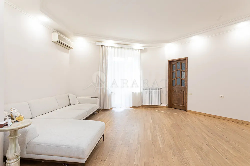 3-bedroom/apartment-for-sale/Mashtots+Ave/Center/Yerevan