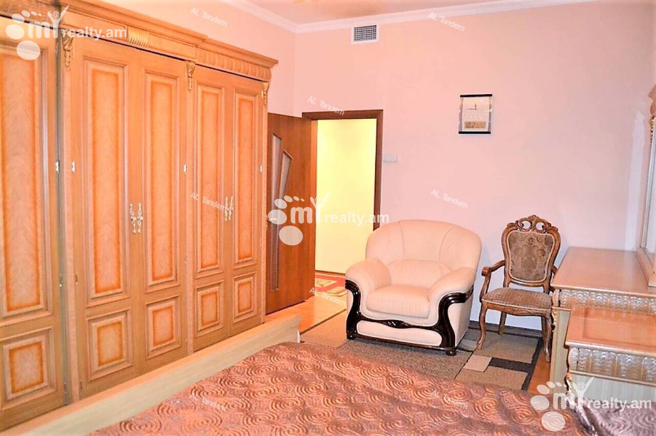 3 bedroom apartment for rent Paronyan St, Center Yerevan, 124286