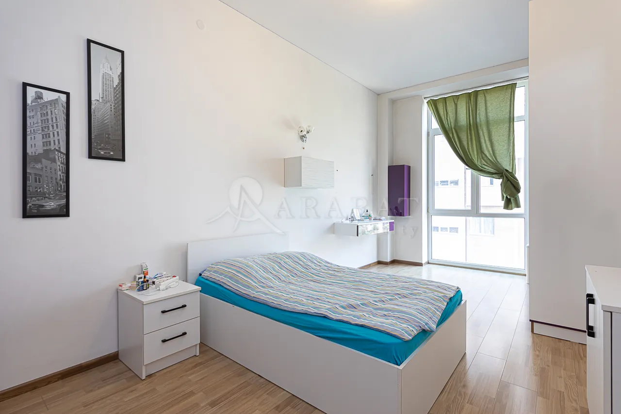 3 սենյականոց բնակարան  Արամի փող, Կենտրոն Երևան, 158033