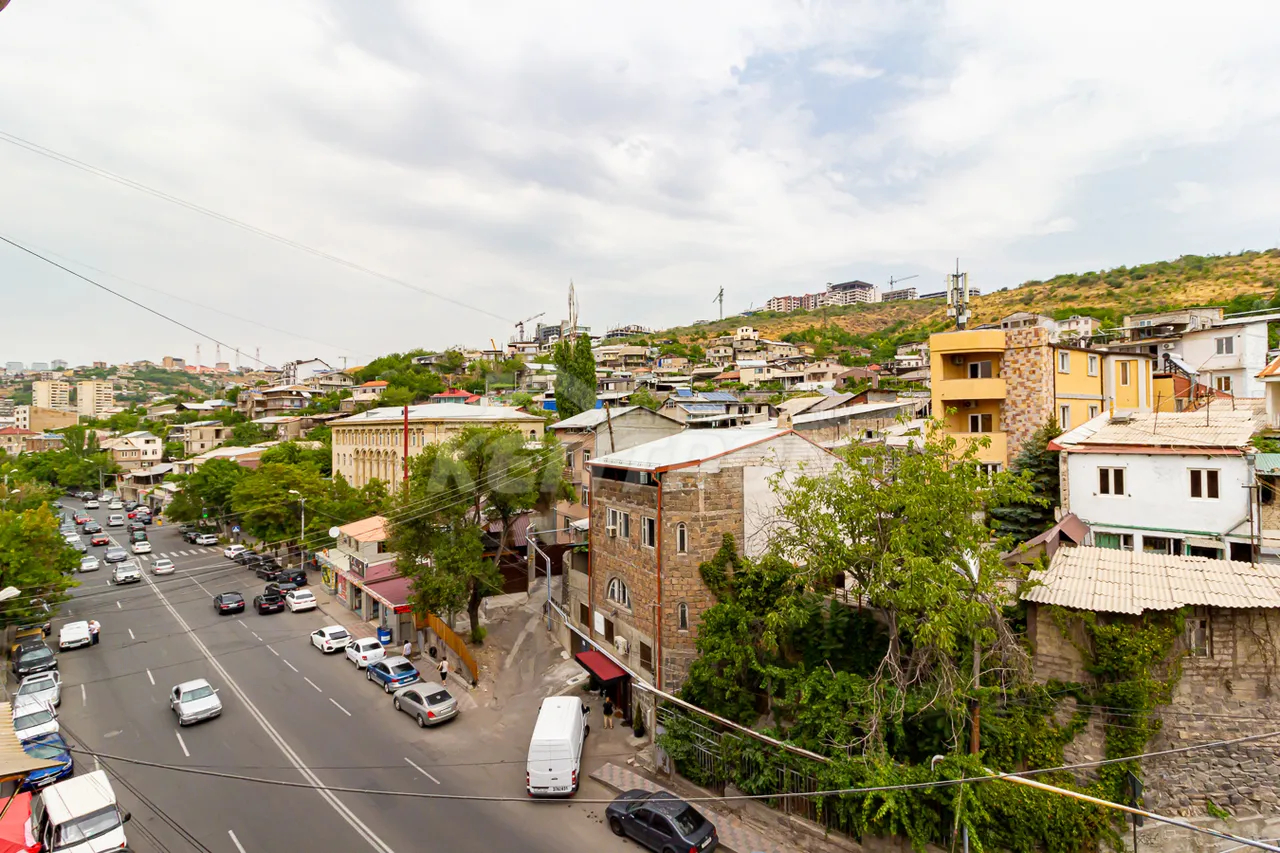 3 bedroom apartment for sale Charents St, Center Yerevan, 157410