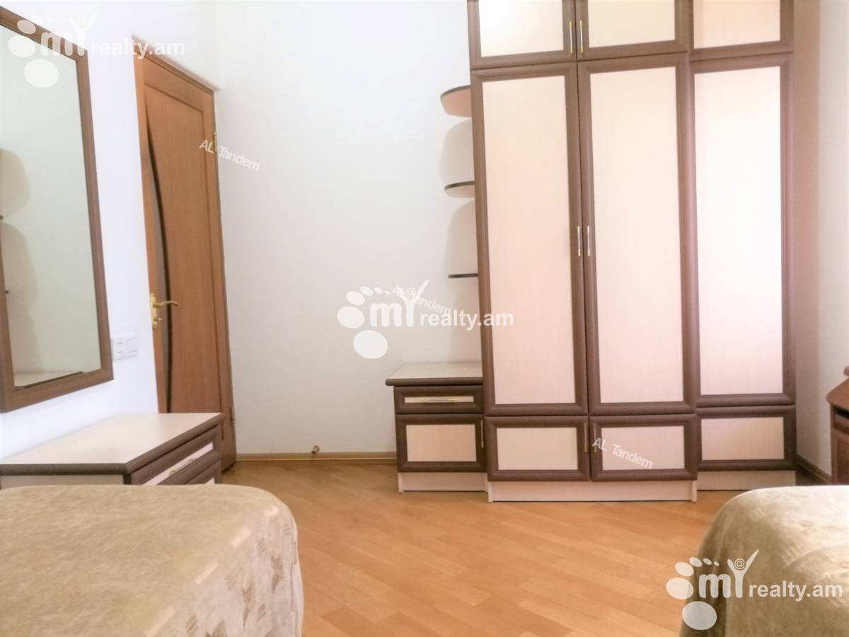 4 bedroom apartment for rent Ghazar Parpetsi St, Center Yerevan, 124054