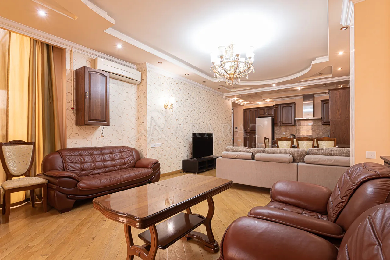 3 սենյականոց բնակարան վարձով Սայաթ-Նովայի պող, Կենտրոն Երևան, 158874