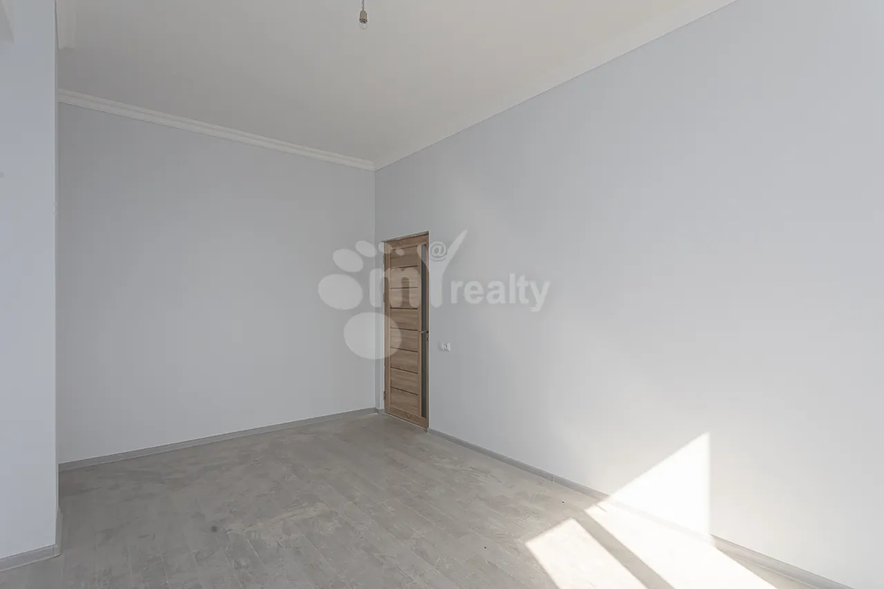 4 սենյականոց բնակարան  Մ․ Մելքոնյան փող, Կենտրոն Երևան, 160108