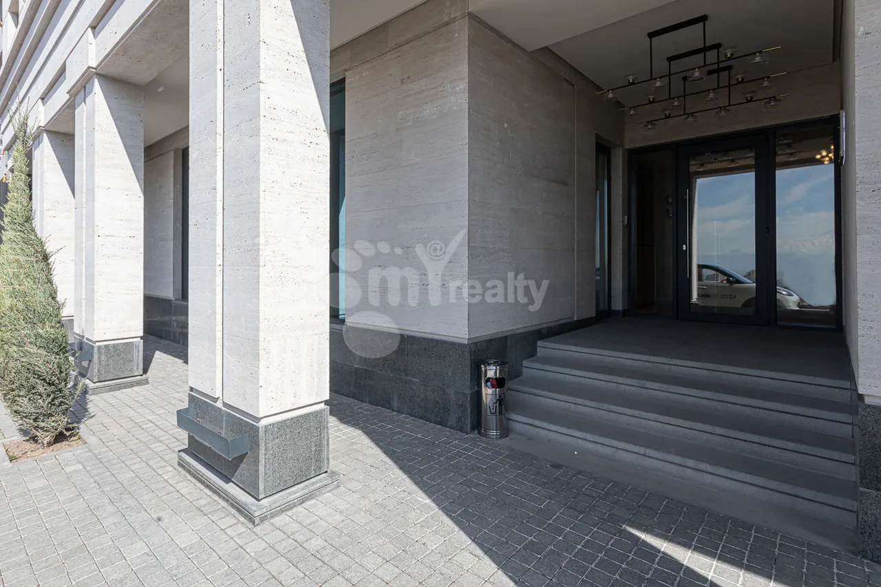 Commercial property for rent Antarayin, Leonid-Azgaldyan-Straße,, Center Yerevan, 160088