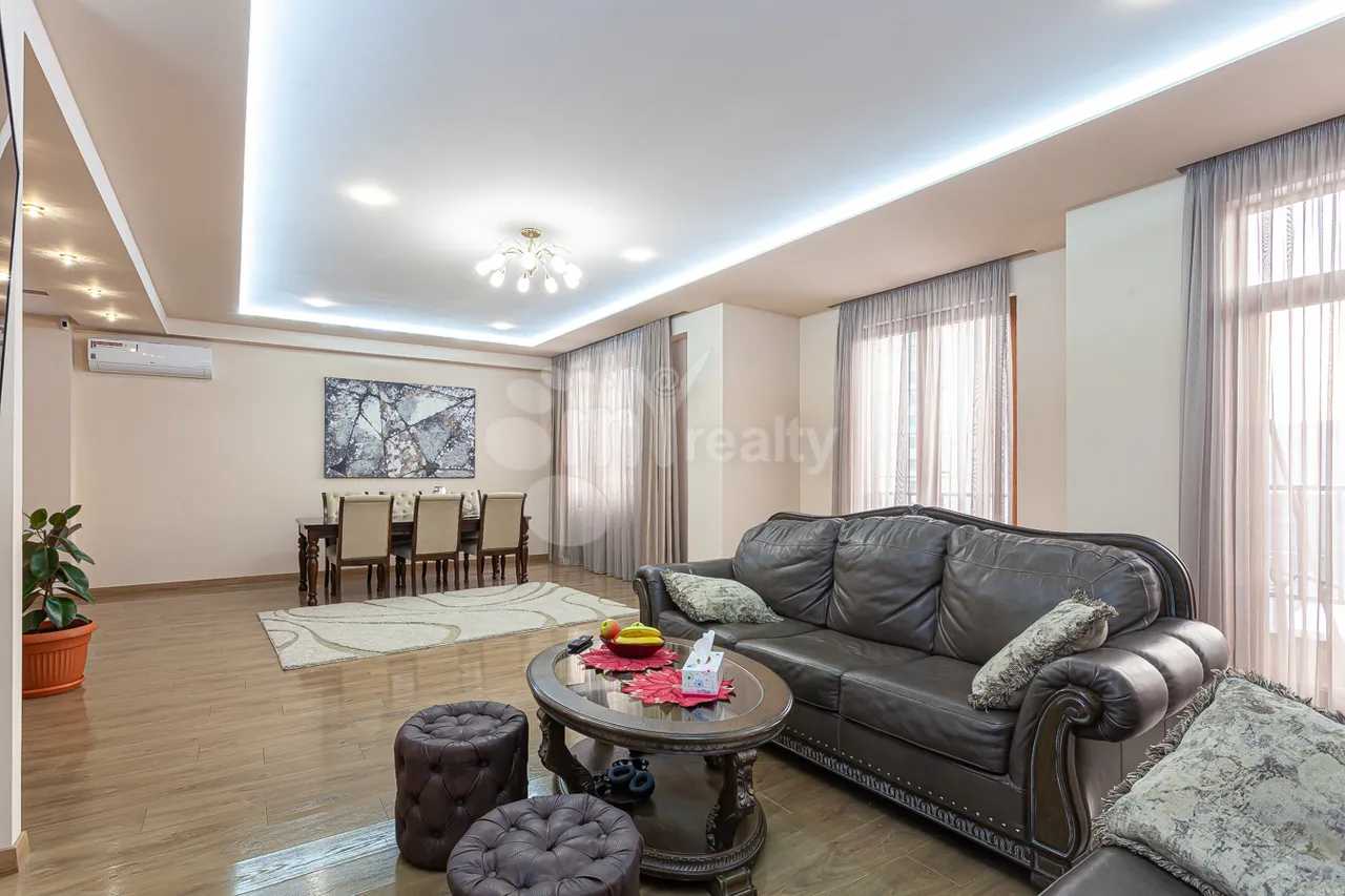 3 bedroom apartment for sale Khorenatsi dead end, Center Yerevan, 159554