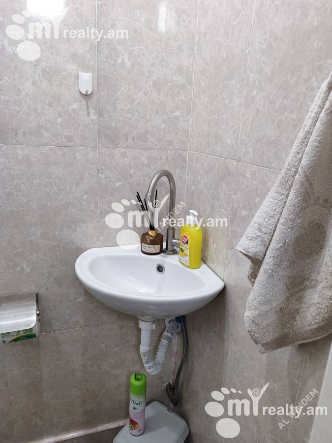 Снять 3 комнатную квартиру Абовян ул, Центр Ереван, 142503