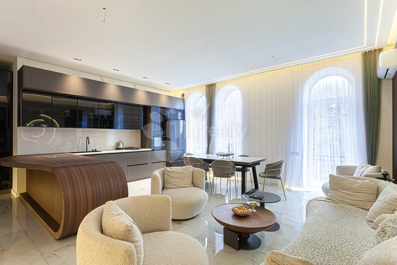 Купить 3 комнатную квартиру Маштоца пр, Центр Ереван, 160249