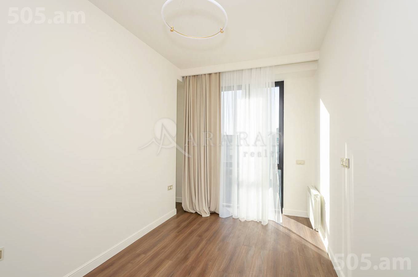 4 սենյականոց բնակարան վարձով , Կենտրոն Երևան, 153305