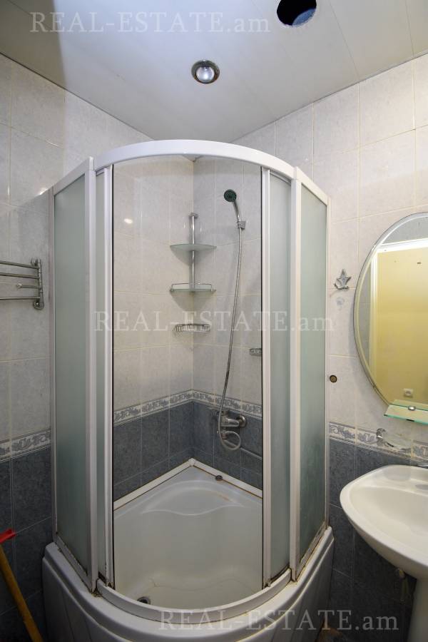 2 bedroom apartment for sale خیابان موسکوویان, مرکز شهر ایروان, 123120