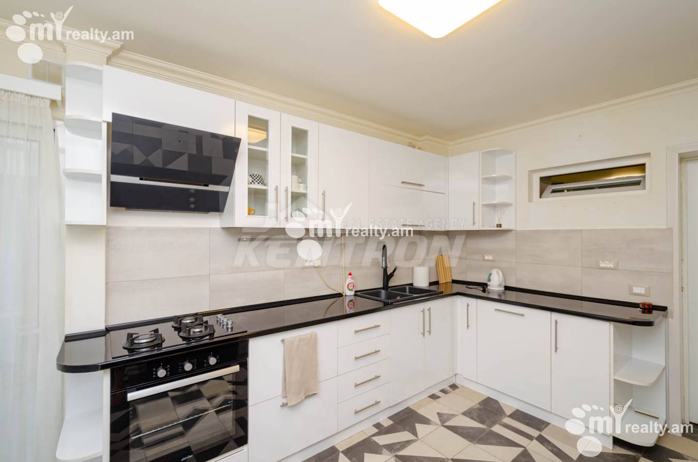 3 սենյականոց բնակարան վարձով Աբովյան փող, Կենտրոն Երևան, 139498