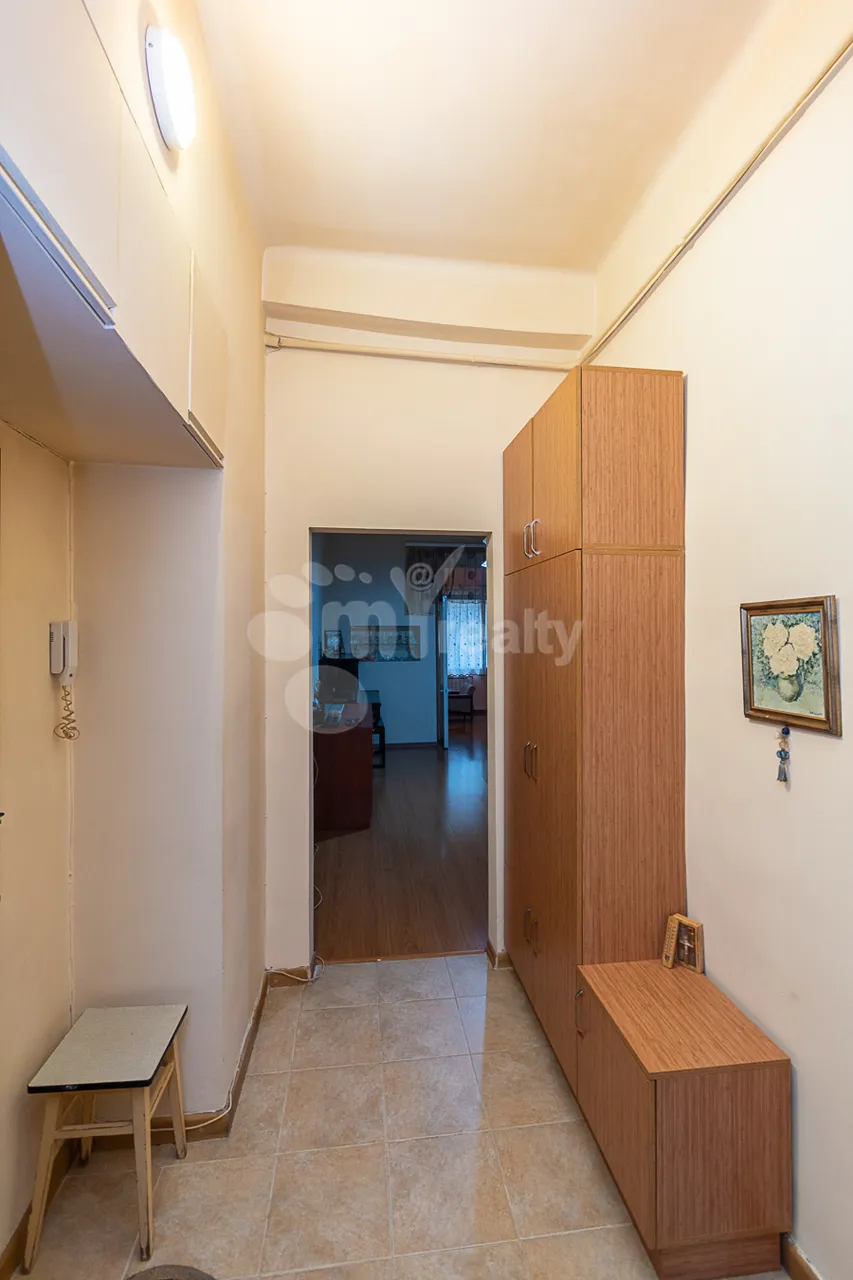 Купить 2 комнатную квартиру Амирян ул, Центр Ереван, 160240