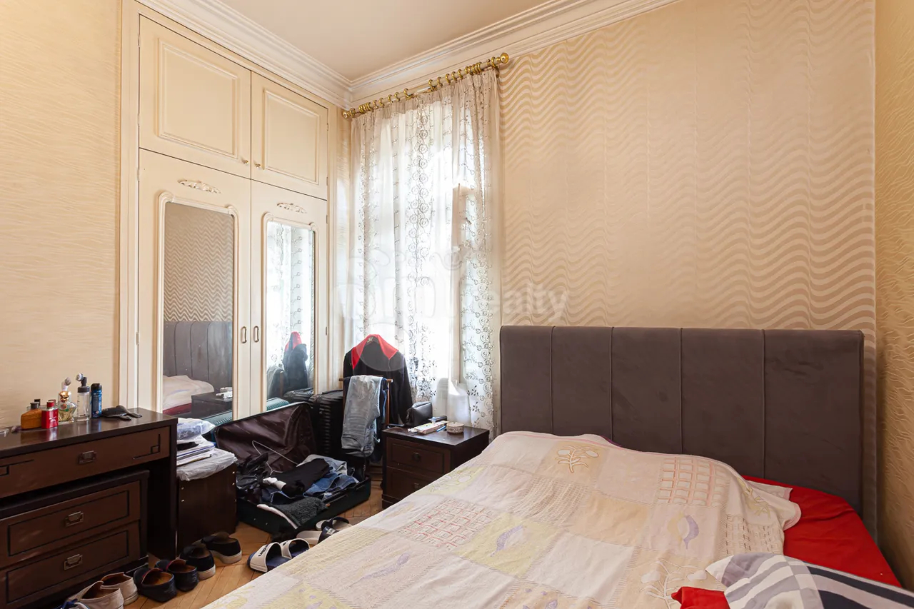 3 bedroom apartment for sale Baghramyan Ave (Kentron), Center Yerevan, 161298
