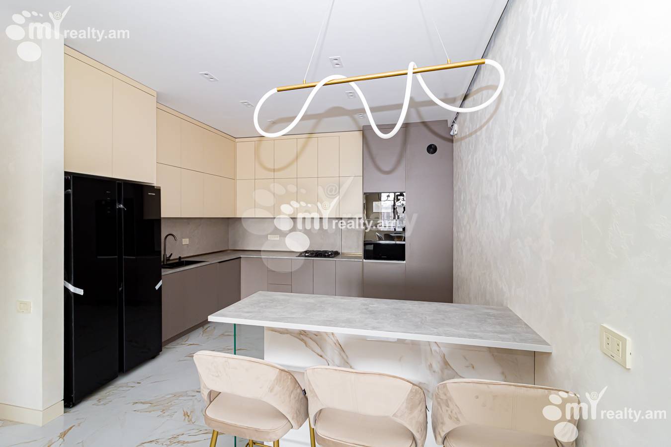 3 սենյականոց բնակարան  Բուզանդի փող, Կենտրոն Երևան, 154552