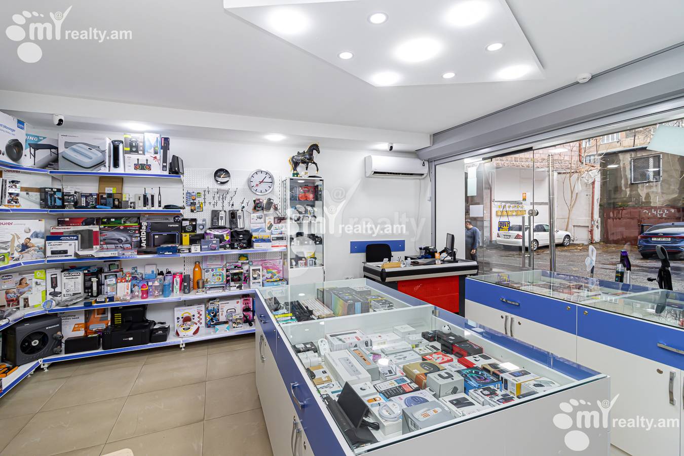 Commercial for sale خیابان هامباردزومیان, عربگیر ایروان, 155322