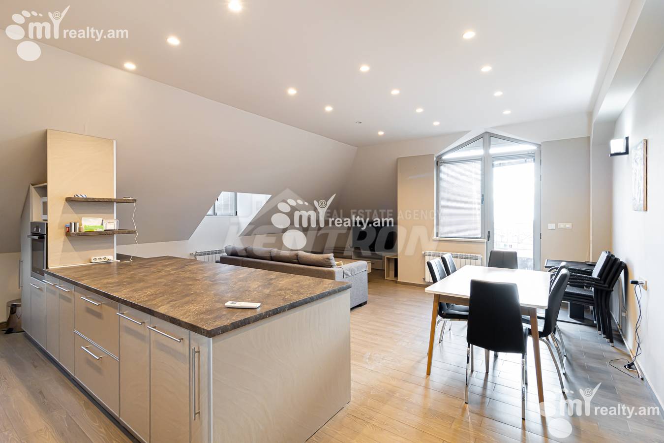 Купить 3 комнатную квартиру Антараин ул, Центр Ереван, 154426