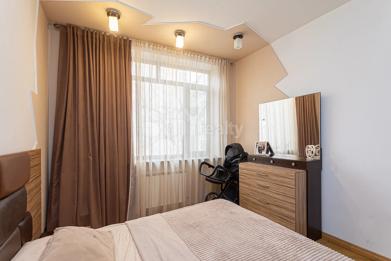 4 bedroom apartment for sale M.Khorenatsi St, Center Yerevan, 159808