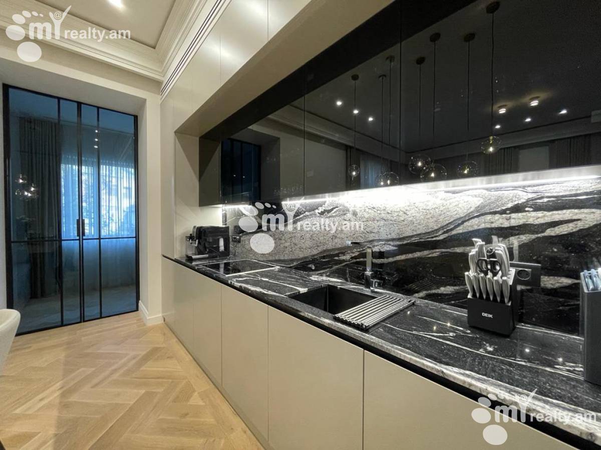 3 bedroom apartment for sale خیابان موسکوویان, مرکز شهر ایروان, 127121
