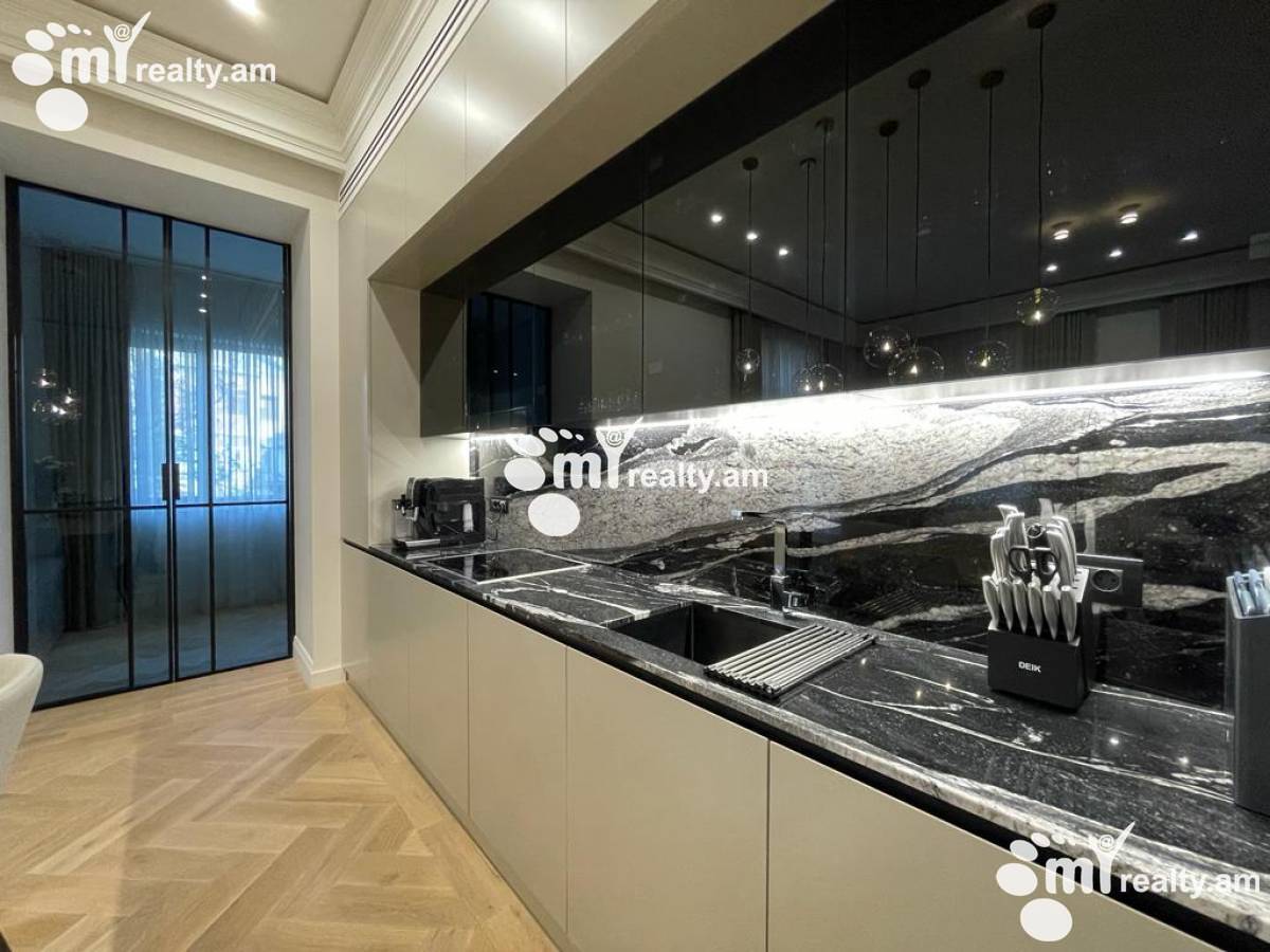 3 սենյականոց բնակարան  Մոսկովյան փող, Կենտրոն Երևան, 137192