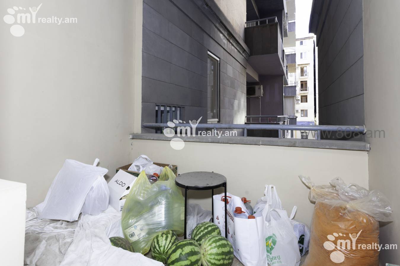 4 սենյականոց բնակարան  Պուշկինի փող, Կենտրոն Երևան, 126960