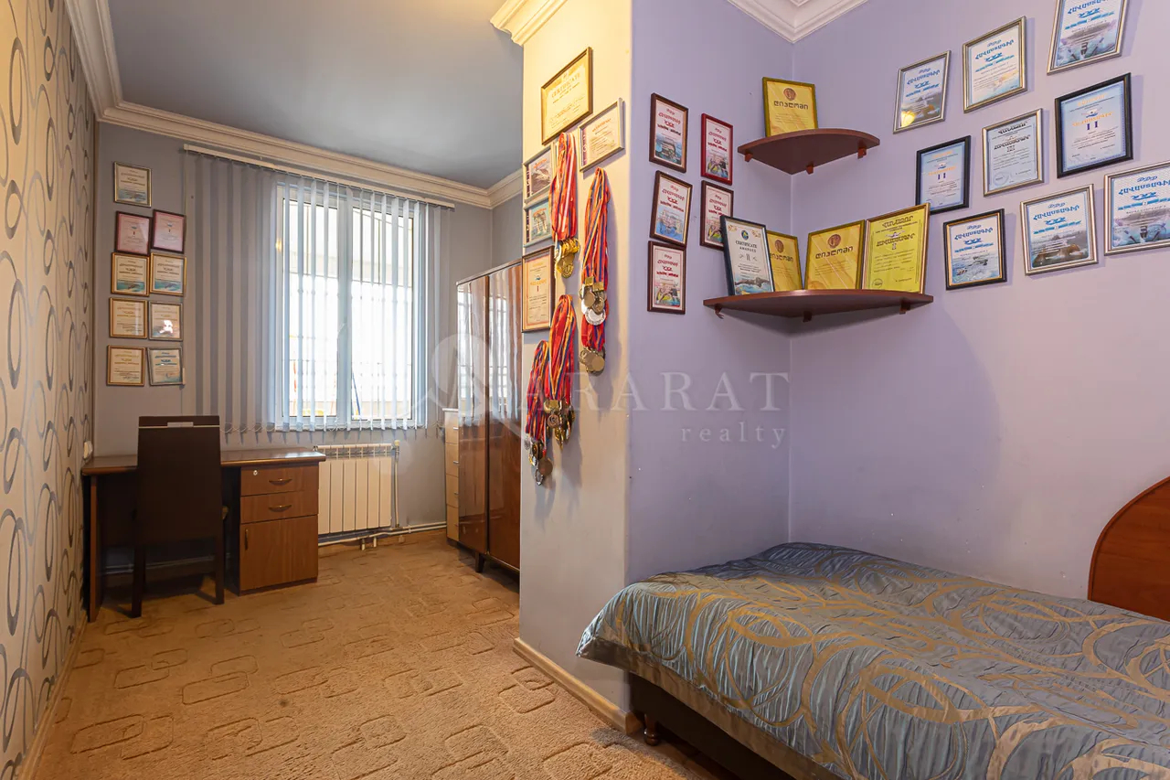 5 bedroom apartment for sale Hr.Kochar St, Arabkir Yerevan, 158248