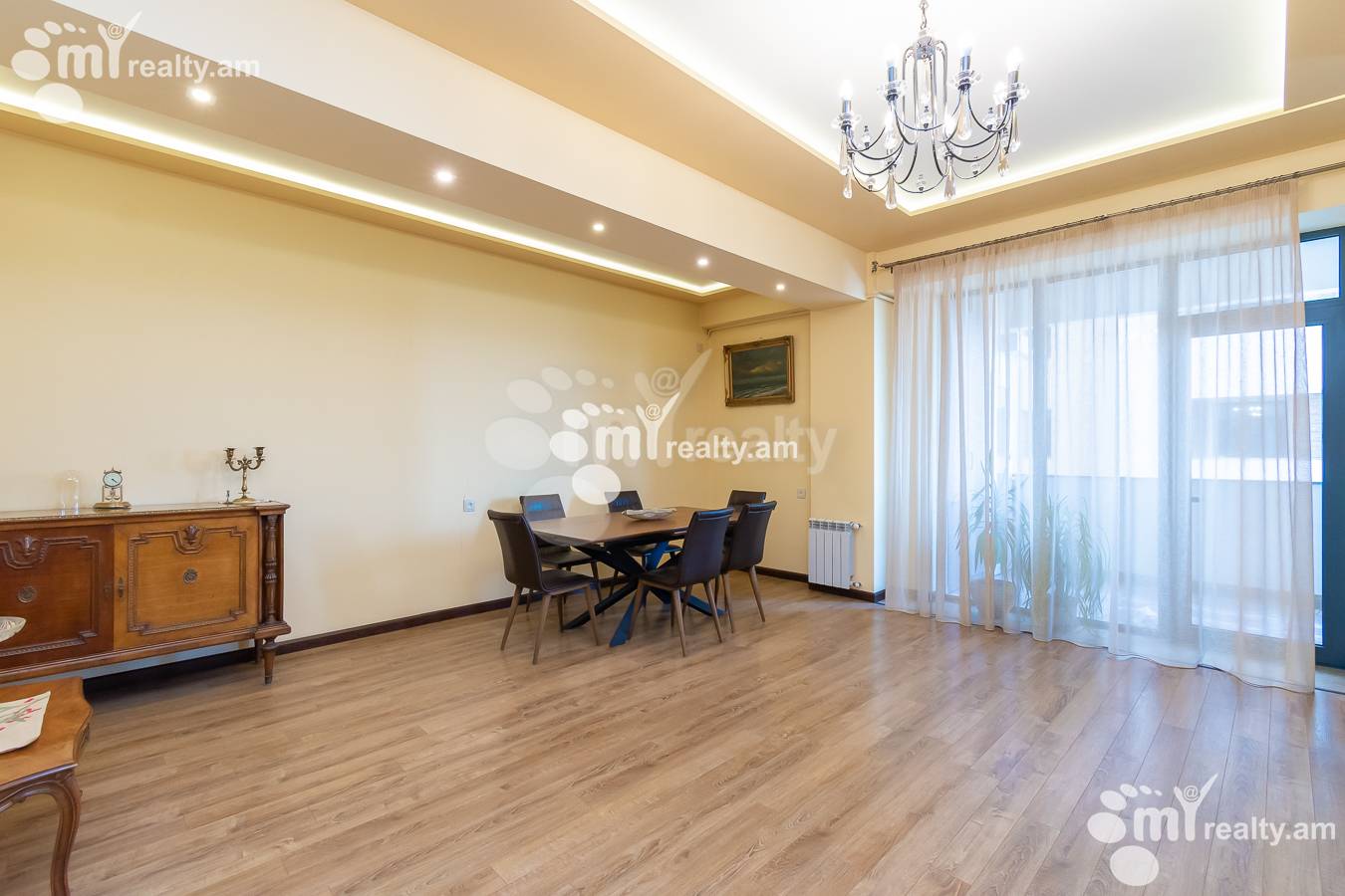 4 bedroom apartment for sale خیابان کومیتاس, عربگیر ایروان, 140580