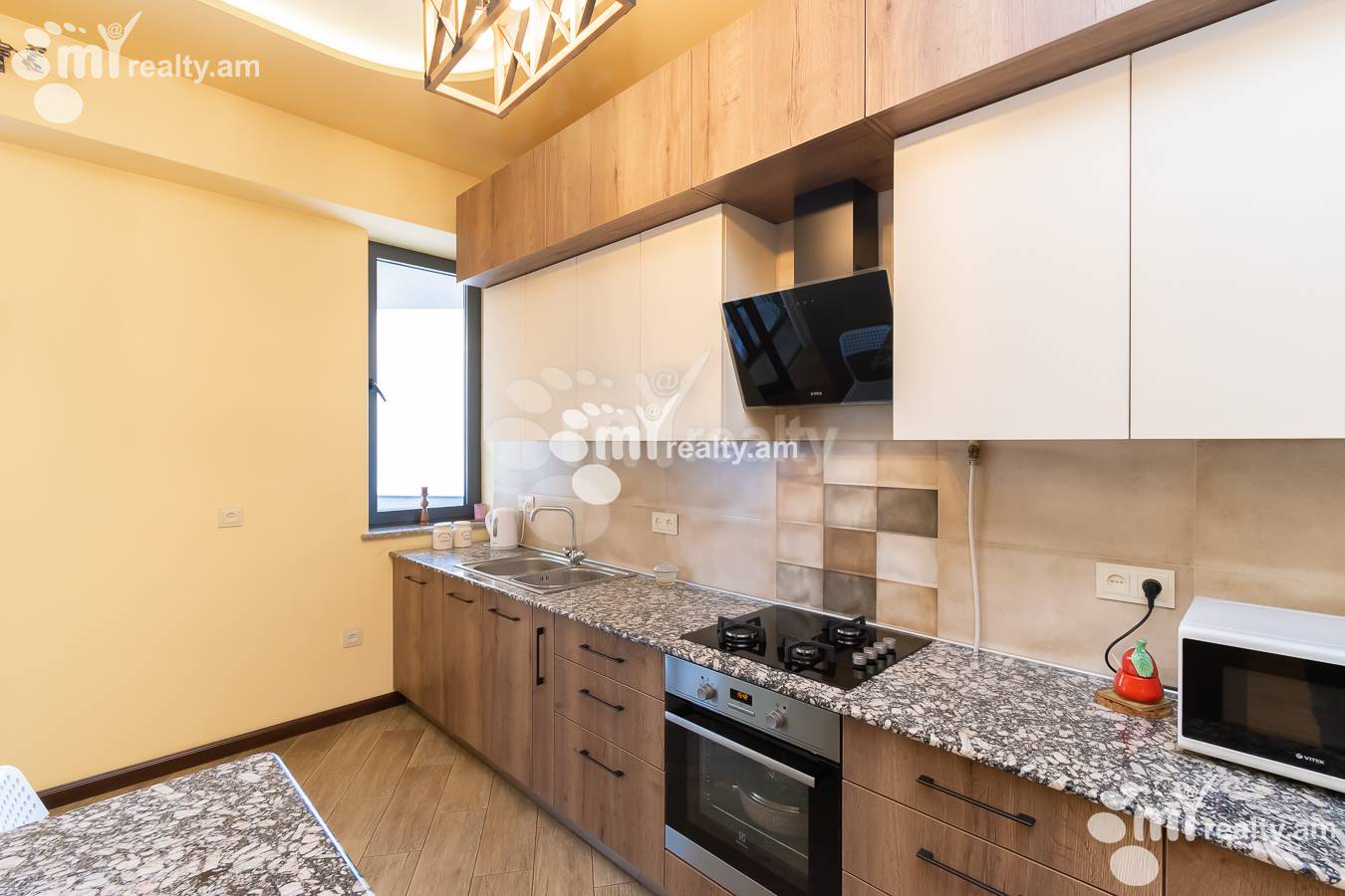 4 bedroom apartment for sale خیابان کومیتاس, عربگیر ایروان, 140580