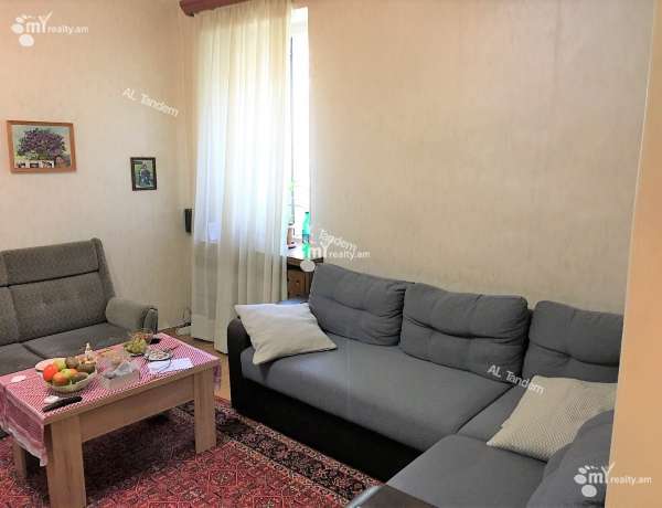 arandznatun-vacharq-Yerevan-Center