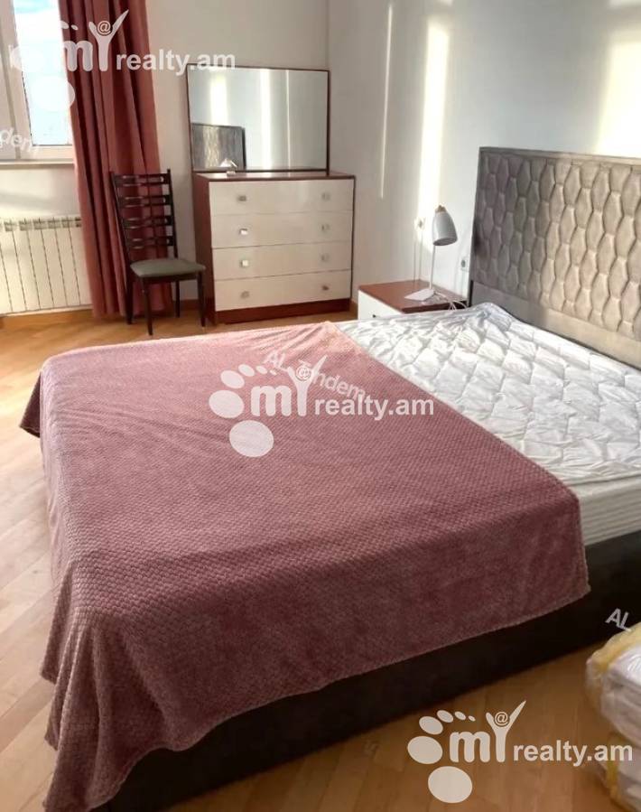 3 սենյականոց բնակարան  Ռոստոմի փող, Կենտրոն Երևան, 153794