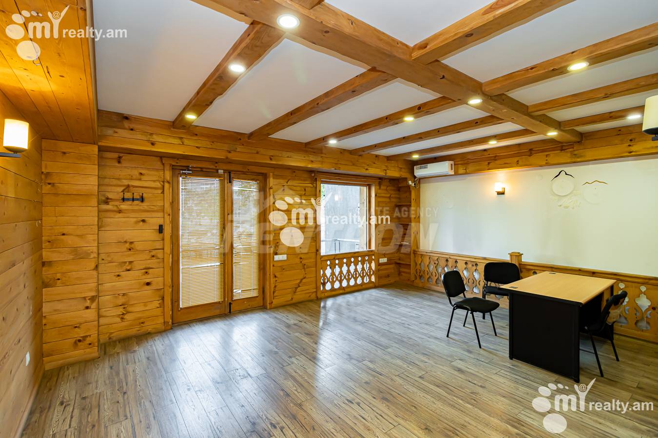 Снять коммерческoе помещение Корюн ул, Центр Ереван, 153681