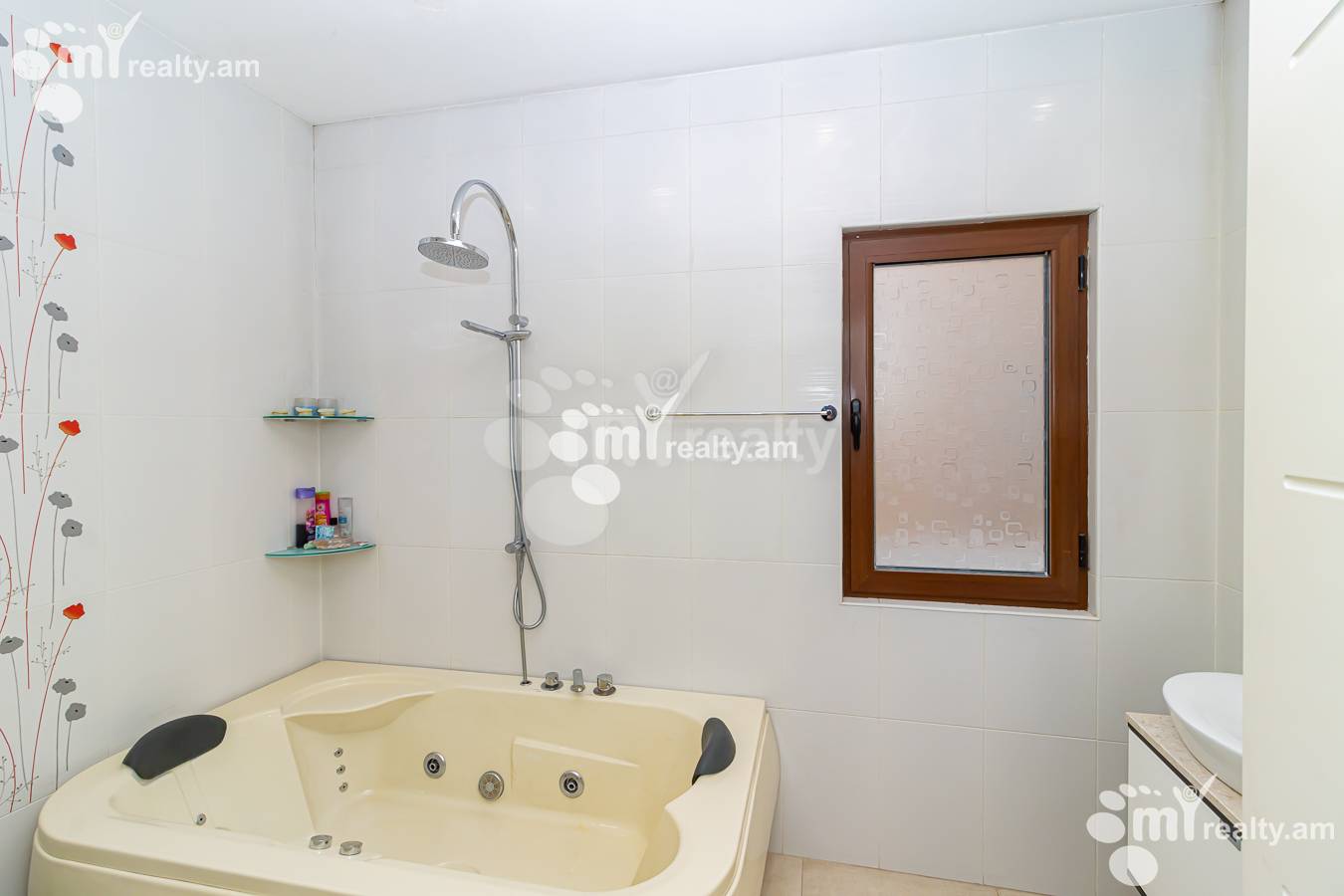 3 bedroom apartment for sale Northern (Hyusisayin)  Ave, Center Yerevan, 146528