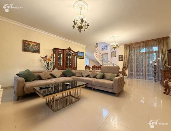 arandznatun-vacharq-Yerevan-Nor-Nork