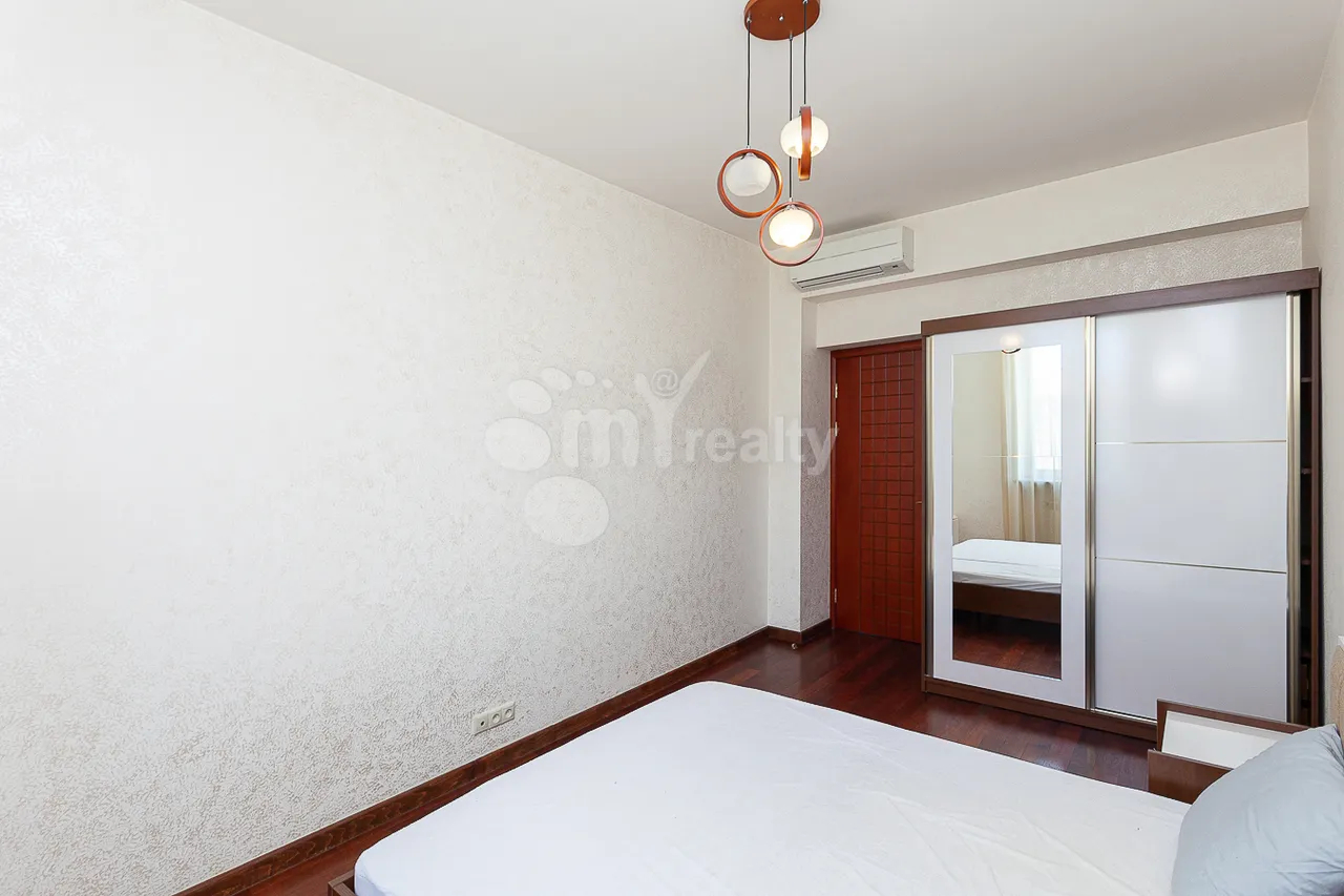 3 bedroom apartment for rent Tamanyan St, Center Yerevan, 157574