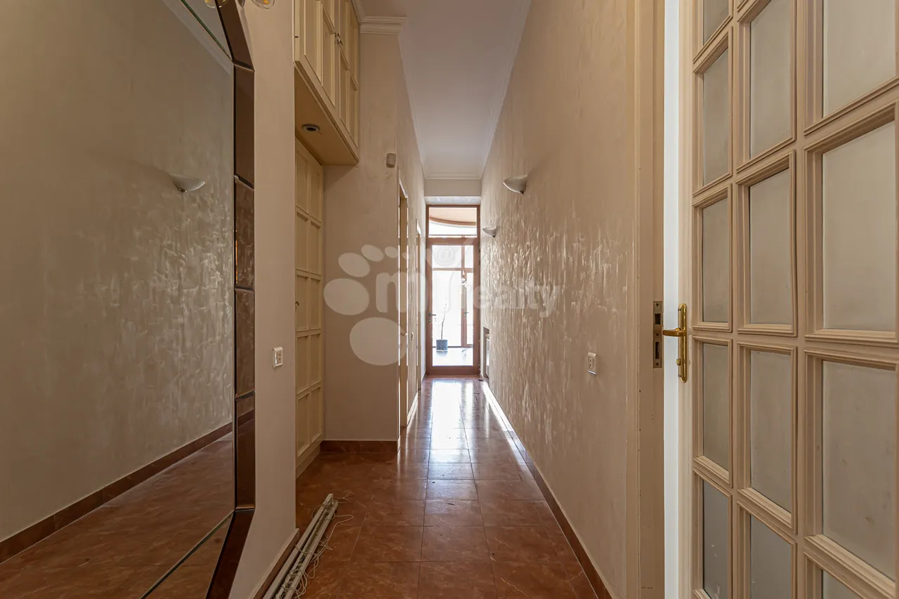 4 bedroom apartment for sale Baghramyan av(Arabkir), Arabkir Yerevan, 158396