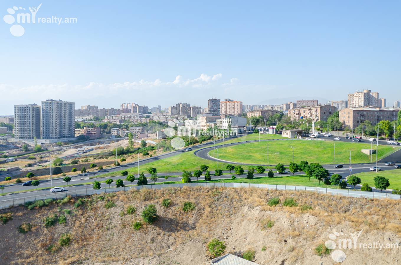 4 սենյականոց բնակարան  Մ․ Մելքոնյան փող, Կենտրոն Երևան, 155076