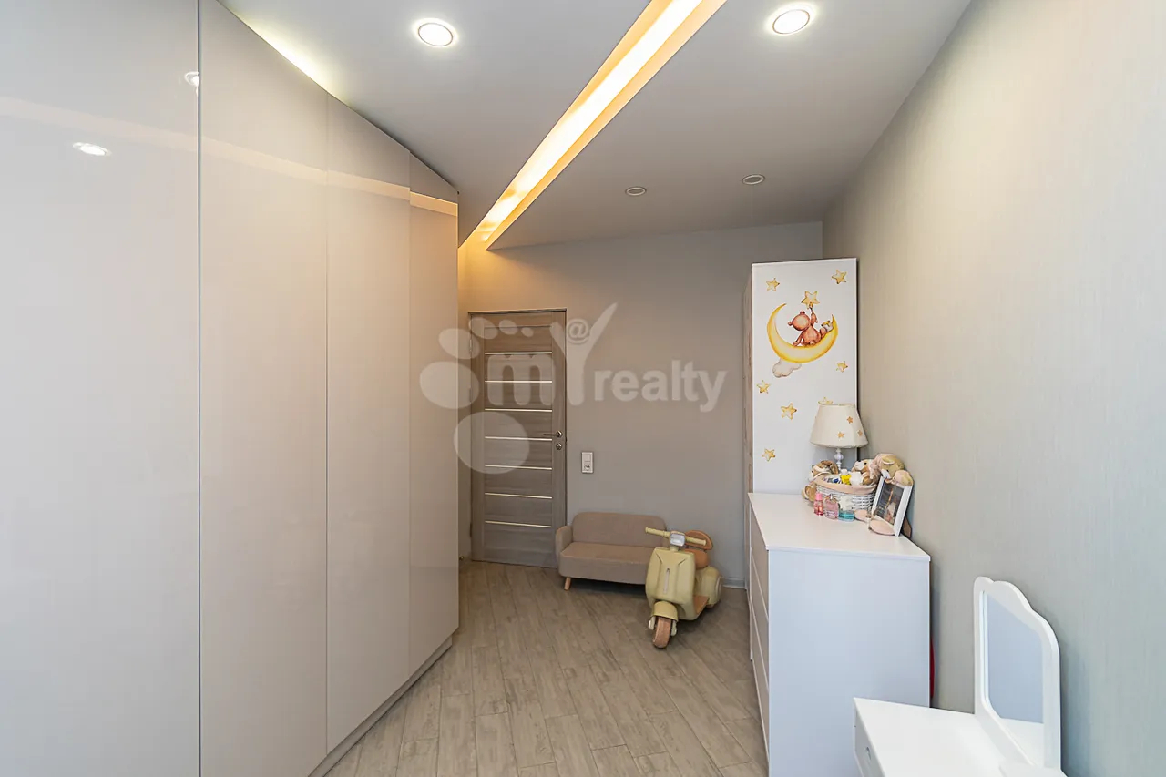 4 bedroom apartment for sale Paronyan St, Center Yerevan, 161626