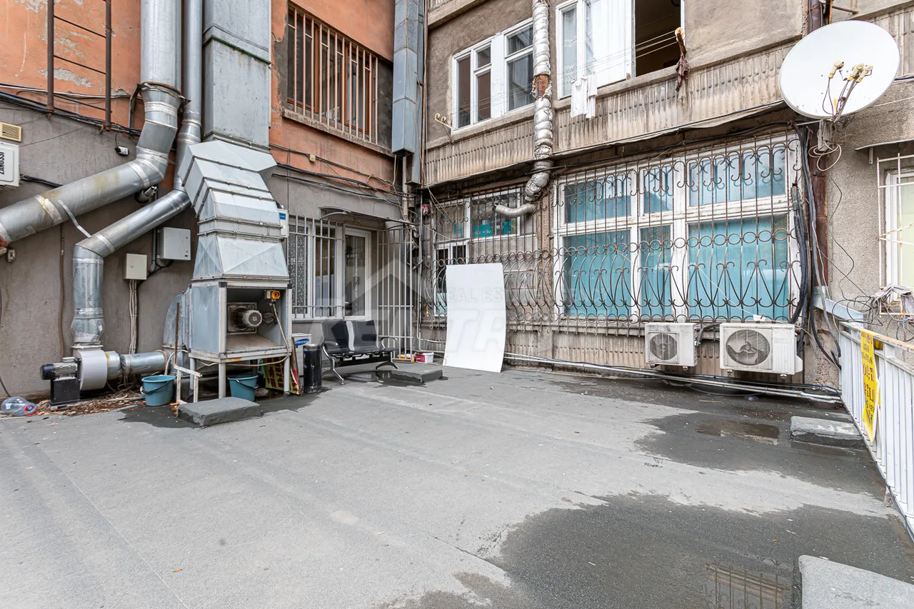 Commercial property for sale Mashtots Ave, Center Yerevan, 157988