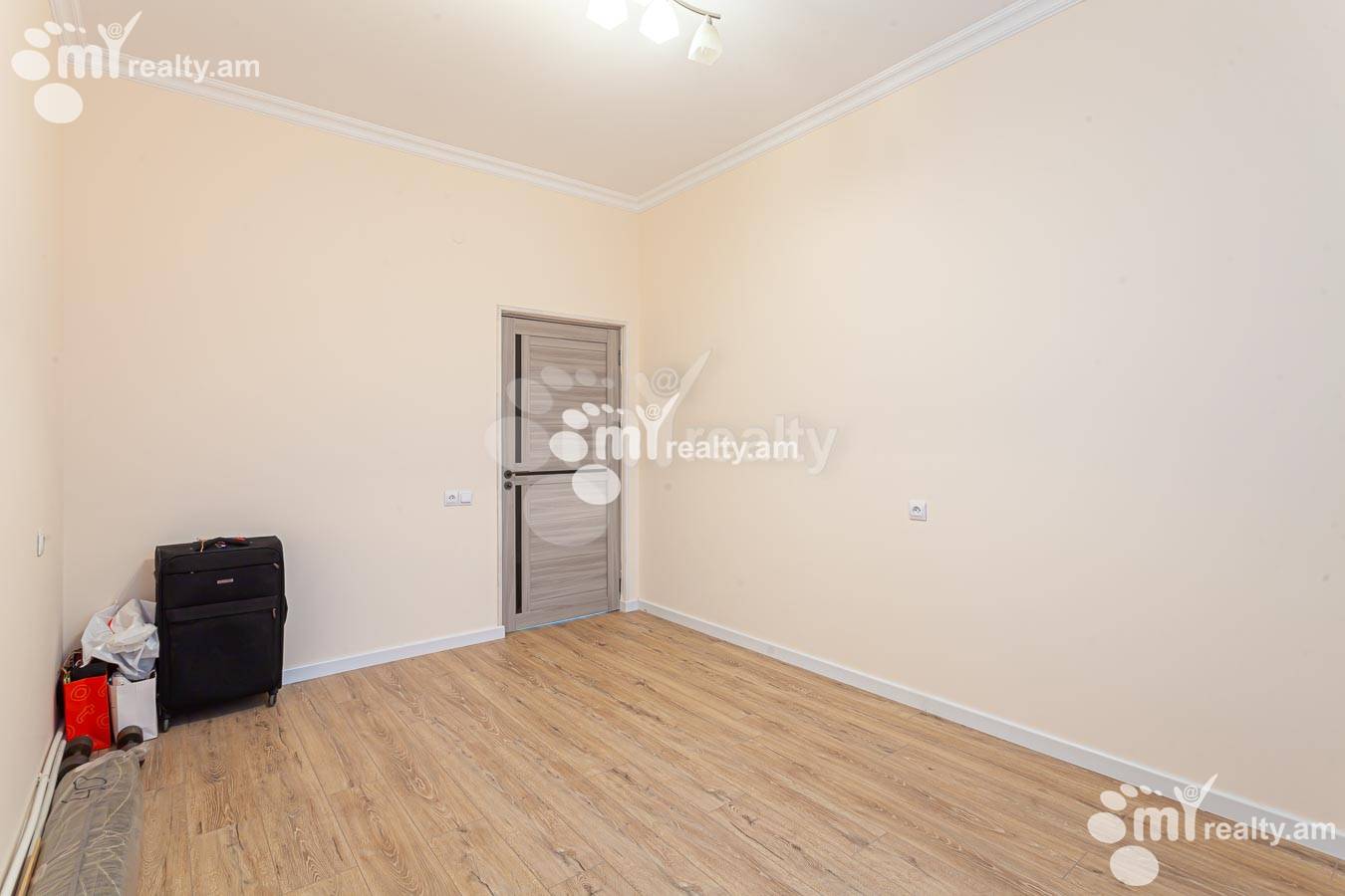 Купить 3 комнатную квартиру Царав Ахбюр ул., Аван Ереван, 155023