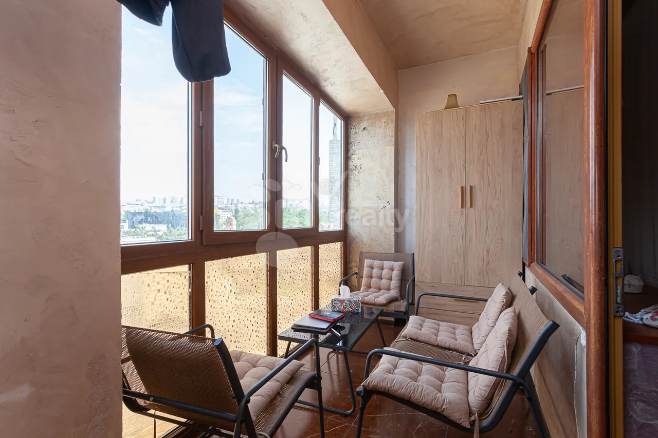 4 bedroom apartment for sale Antarayin St, Center Yerevan, 160812