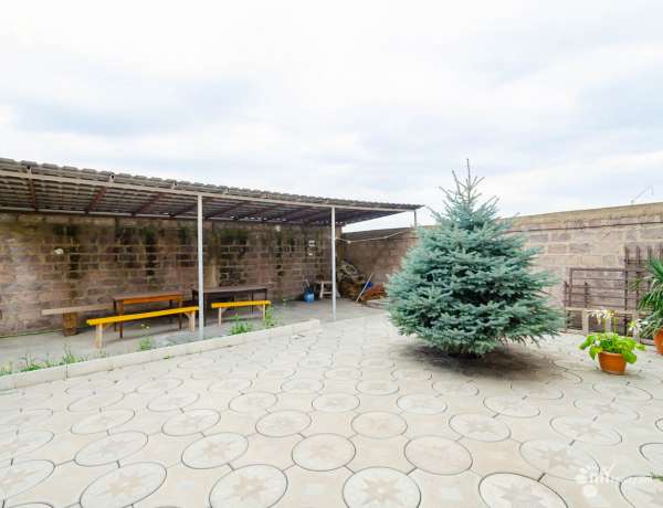 arandznatun-vacharq-Yerevan-Avan