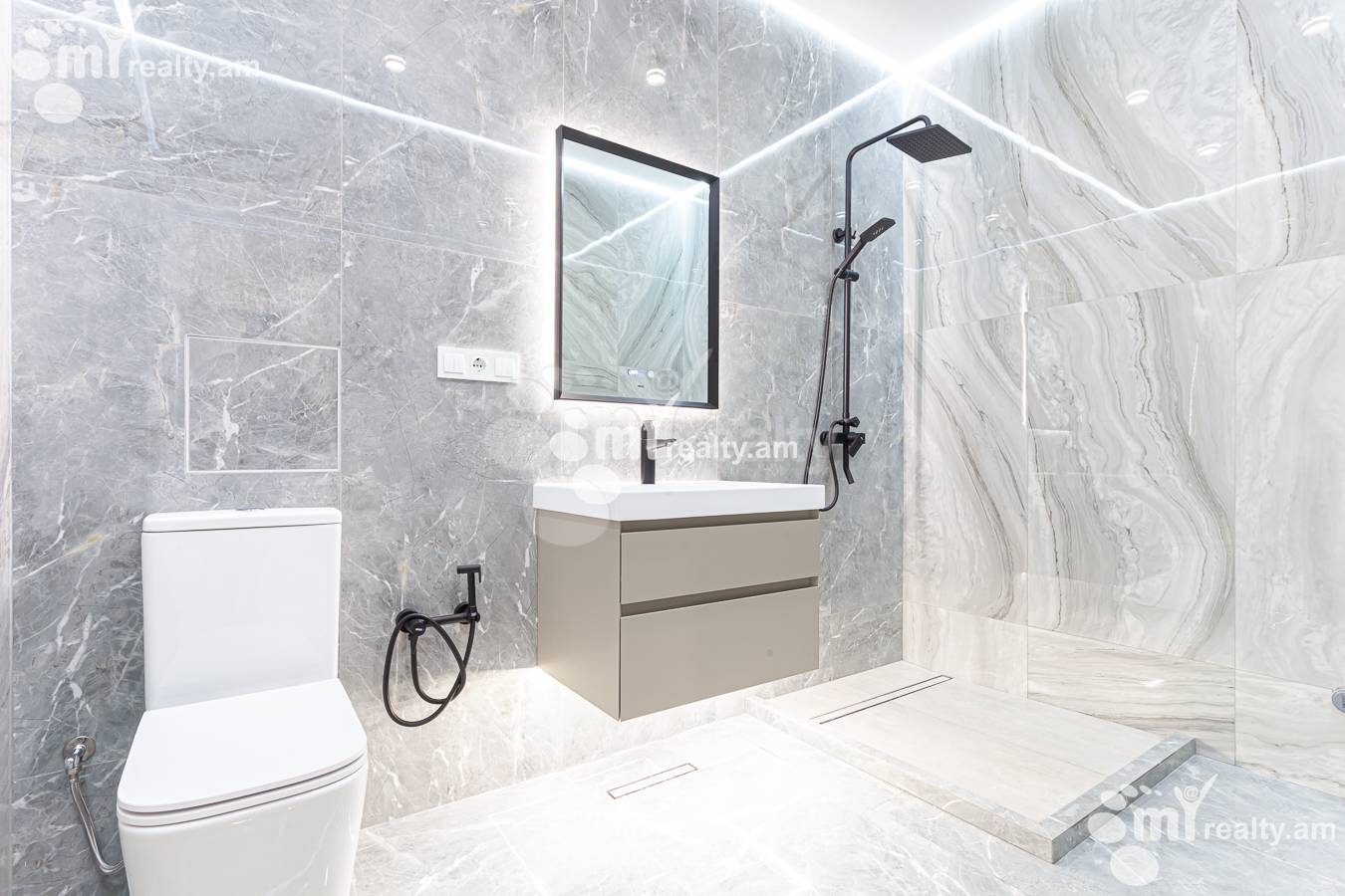 4 bedroom apartment for sale M․ Melqonyan str, مرکز شهر ایروان, 154447